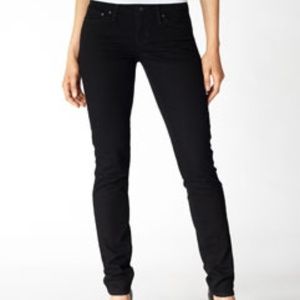 Women's Levi's mid-rise black jeans